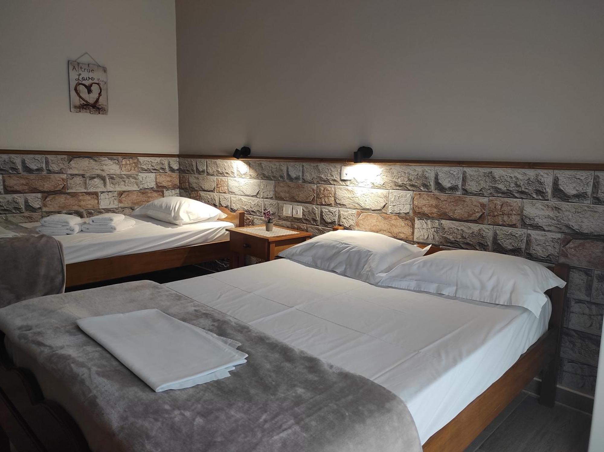 Ενοικιαζόμενα Δωμάτια Ενιπεύς- Rooms Enipeas Litochoro Exteriör bild